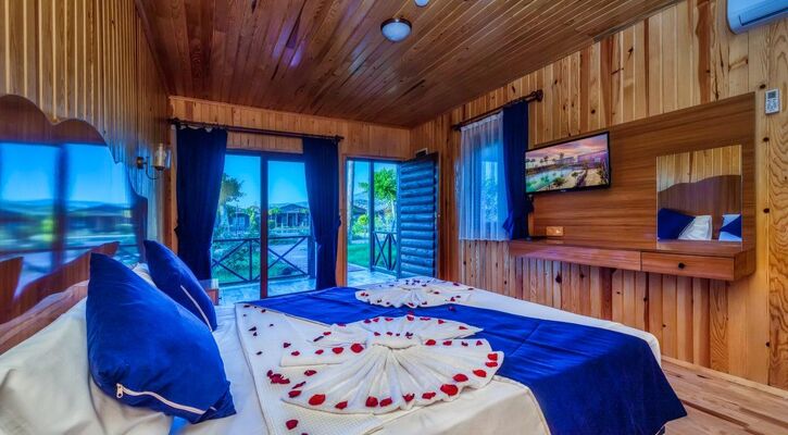 Hitit Marina Hotel & Bungalows