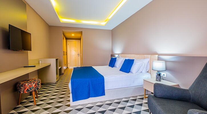 Feniks Hotel
