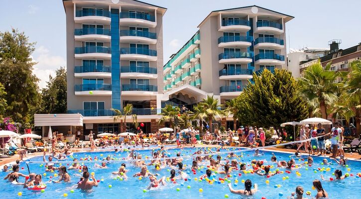 Concordia Celes Hotel