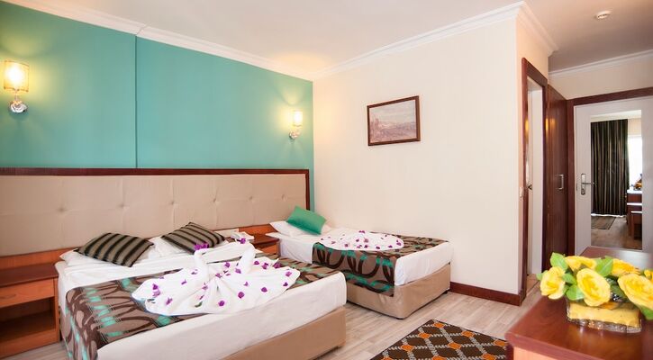 Concordia Celes Hotel
