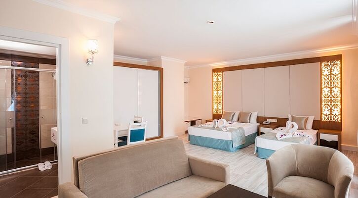 Concordia Celes Hotel
