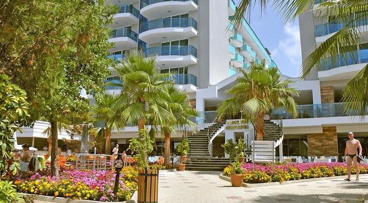 Concordia Celes Hotel