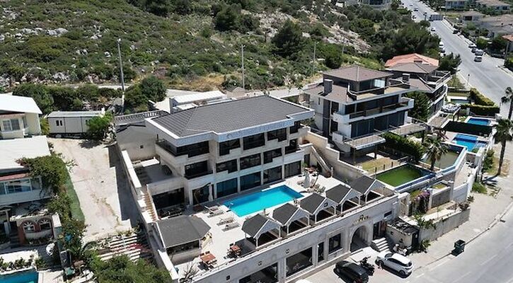 Enki Royal Çeşme Otel