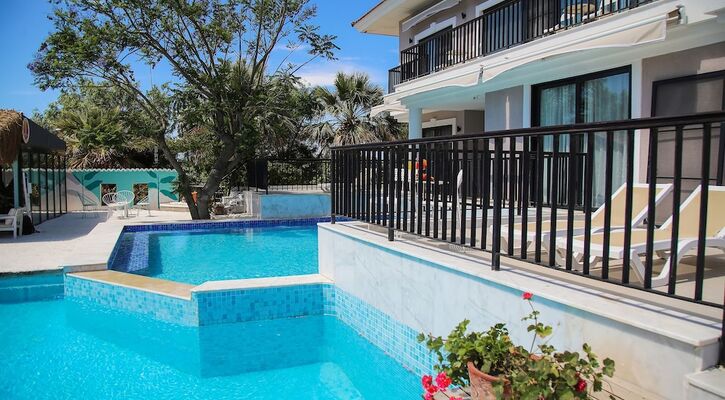 Enki Suess Alaçatı Otel