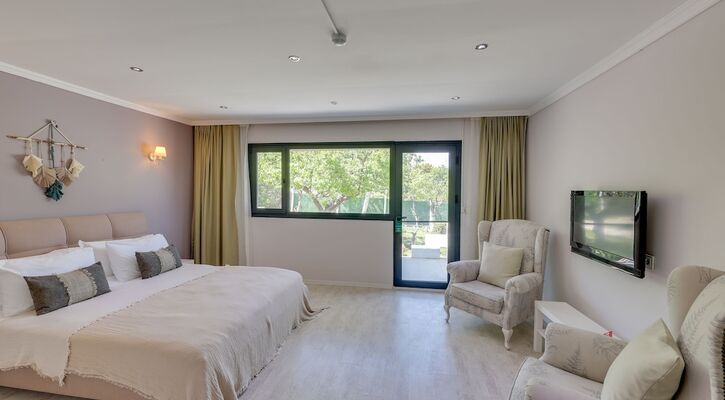 Enki Suess Alaçatı Otel